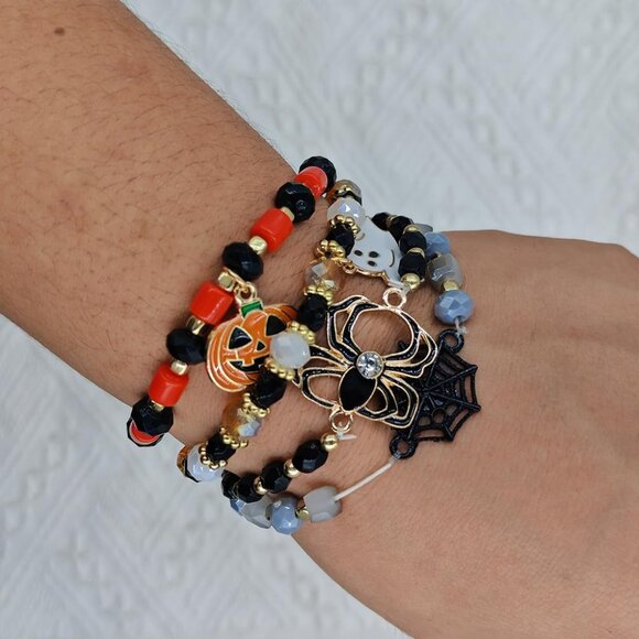 Stack Halloween Bracelets Set Beaded Halloween Bracelets with Pumpkin Bracelet - Picture 2 of 5